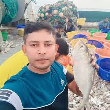 মাছ ধরার শ্রমিক (Fishing Worker)