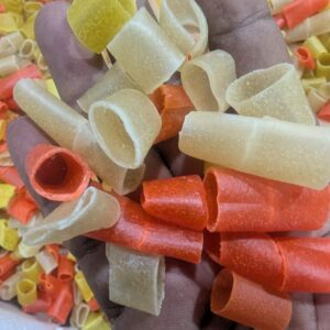 🟡 Colorful Ready to Fry Chips – 500g | ফুল শেইপ মাল্টিকালার পাপড় – হালকা নাশতা ও ফ্রাইং স্ন্যাকস